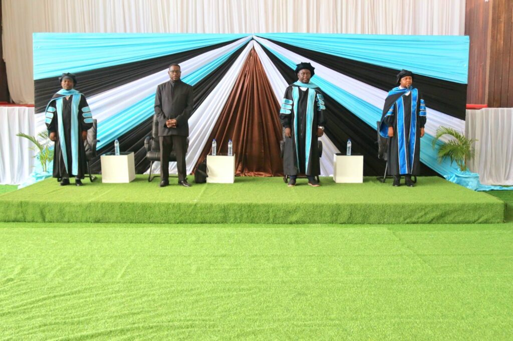 AULA DE SAPIÊNCIA NA FACULDADE DE EDUCAÇÃO DISCUTE EDUCAÇÃO PARA A PAZ E CIDADANIA